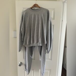 SKIMS Gray Sweatshirt and Sweatpants Set Top XL, Bottom XXL